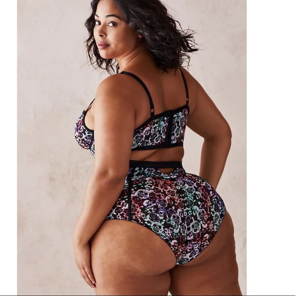 NWT TORRID MIRRORED SKULL MESH BRALETTE & PANTY - Picture 5 of 5